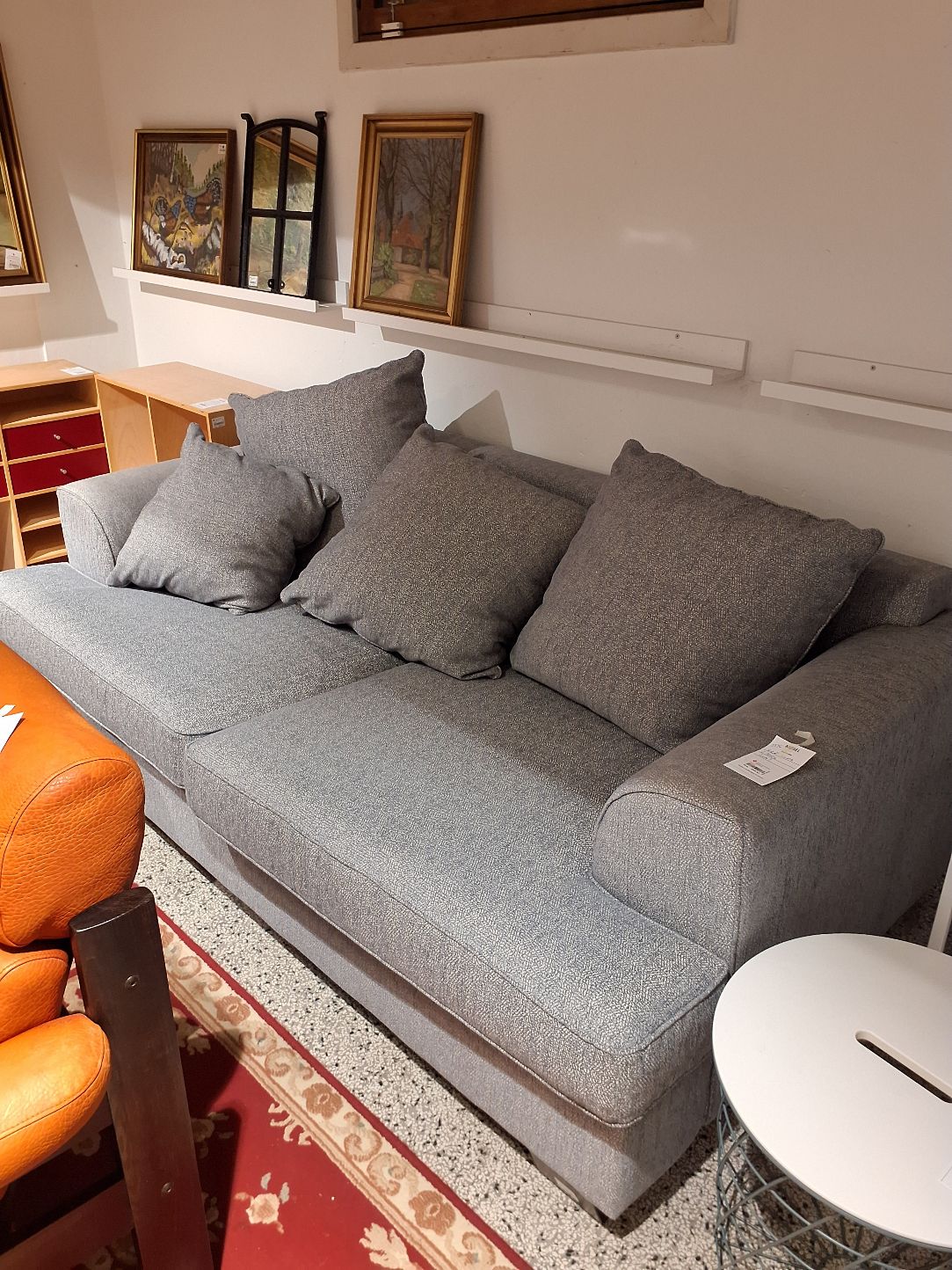 (3996) Grå sofa